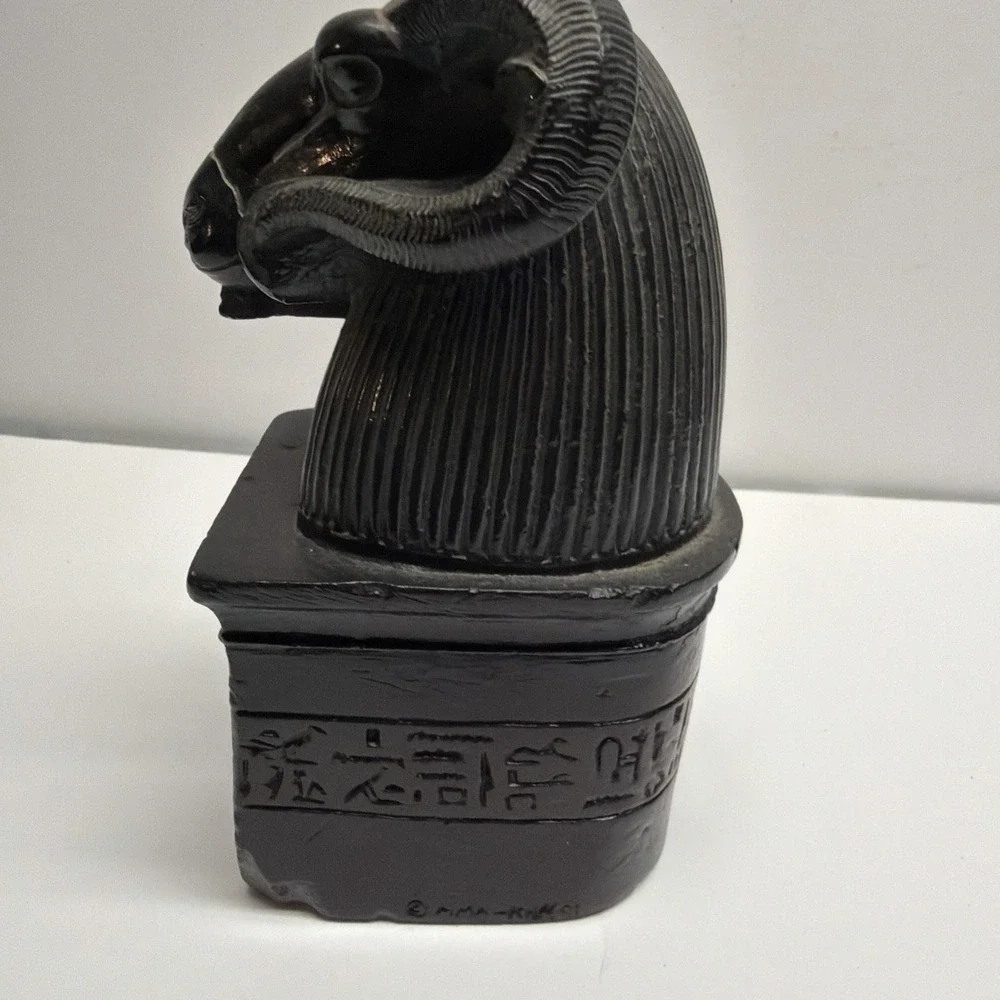 Vintage MMA Museum Repro Egyptian Ancient Ram's Head Seal Desk Paper Weight